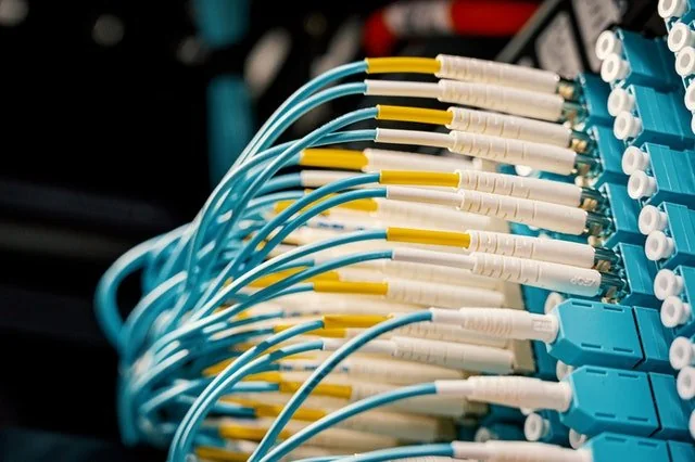 Fibre optic connections and patch cabling